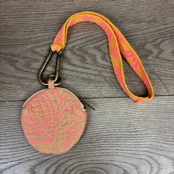 Free People One FP One Upcycled Circle Wallet - Picture 2 of 6